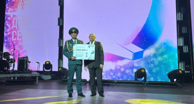 Награда за отвагу: ефрейтор получил миллион тенге от &laquo;Казцинка&raquo;