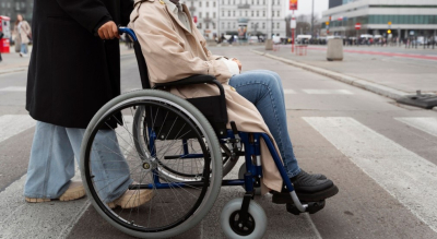 Пенсионеры смогут официально помогать своим супругам-инвалидам