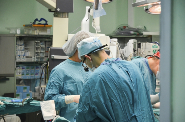 В больнице скончался режиссер Олег Шухер