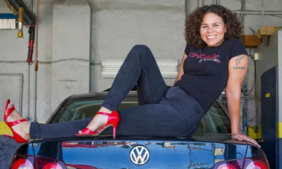 Женщина открыла автосервис "только для женщин"