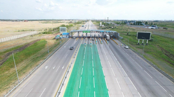 На платных дорогах Казахстана ввели перерасчёт за километры с дефектами