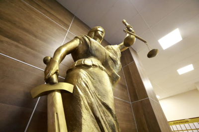 В Казани осудят обвиняемого в получении взяток бывшего судебного пристава