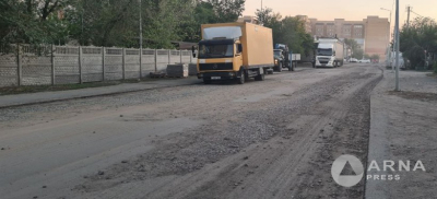 "Вся улица в пыли и грязи": на затянувшиеся дорожные работы пожаловалась семейчанка