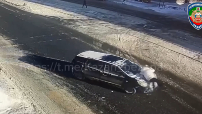 Мужчина за рулем Nissan снес девушку на улице 8 Марта в Казани - видео 08/03/2026 &ndash; Новости