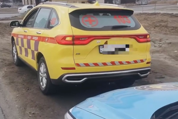 Водитель скорой без прав: в Атырау задержаны водители, нарушившие запрет на управление авто