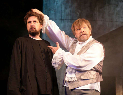 В Усть-Каменогорске новый театральный сезон открыли &laquo;Тартюфом&raquo;, щедро &laquo;приправив&raquo; спектакль современным вайбом