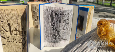 Когда страницы превращаются в узоры: необычные арт-фигуры представили на книжном фестивале в Семее