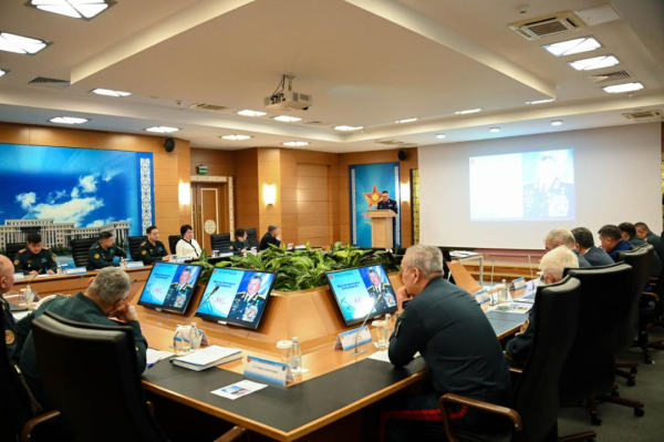 На трассе под Сургутом при лобовом столкновении двух авто погиб пассажир. Видео