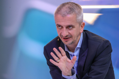 Богомолов попросил снять с него обязанности и.о. ректора Школы-студии МХАТ