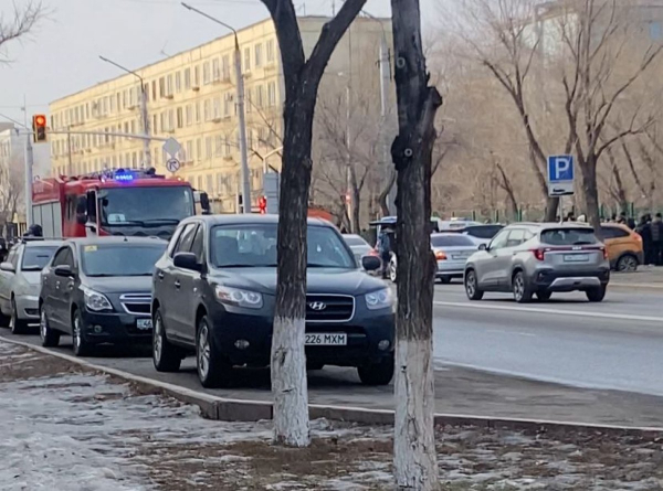 Астанчане испугались дыма у школы: ДЧС дал разъяснение