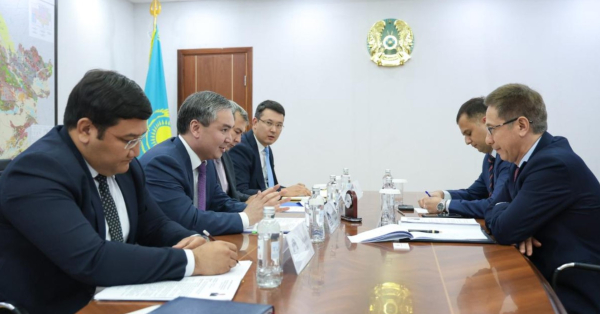 Казахстан и Узбекистан усиливают промышленное сотрудничество