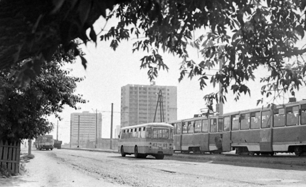 &laquo;Гармошки&raquo;, газельки и НЕФАЗы &ndash; как менялись пассажирские перевозки (фото)