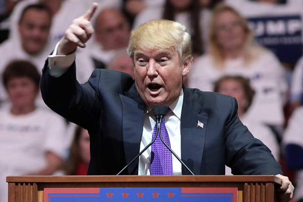 Трамп анонсировал &laquo;очень сильный удар&raquo; по Ирану в течение дня