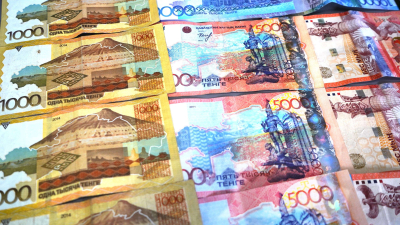 Какие источники пополнили бюджет Казахстана и на какие цели направлены средства?