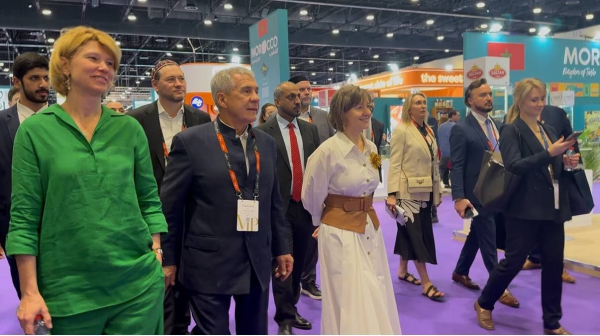 Минниханов показал Лут стенд Татарстана на выставке Gulfood в Дубае