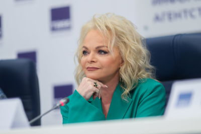 Актриса Поргина поставила Долину в пример другим российским звёздам