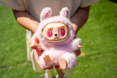 В Китае стали популярными &laquo;игрушечные доктора&raquo; для Лабубу