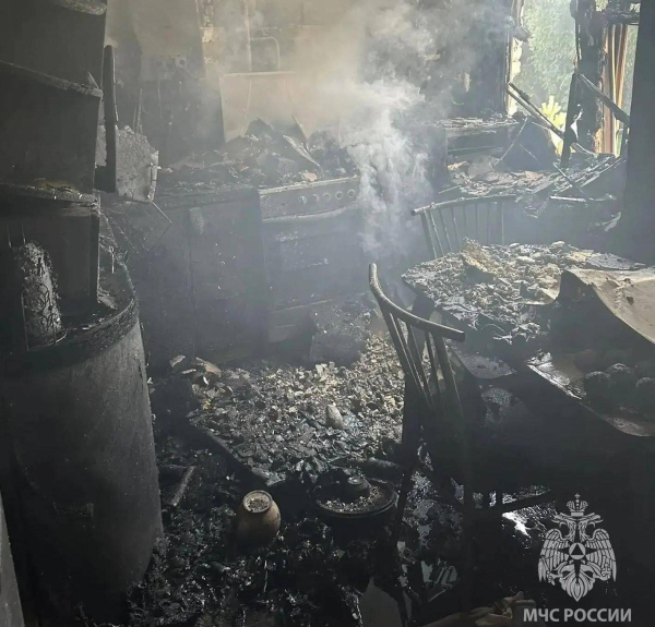 В Бугульме пожарные спасли из зоны задымления пять человек