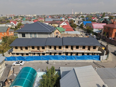 Двухэтажное здание сносят по решению суда Алматы