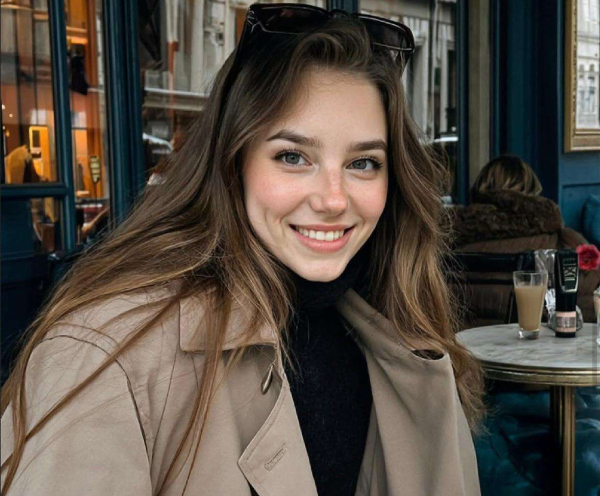 В Голливуде представили созданную ИИ актрису