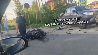 На видео попали последние мгновения жизни байкера, погибшего в ДТП в Салмачах 20/05/2026 &ndash;