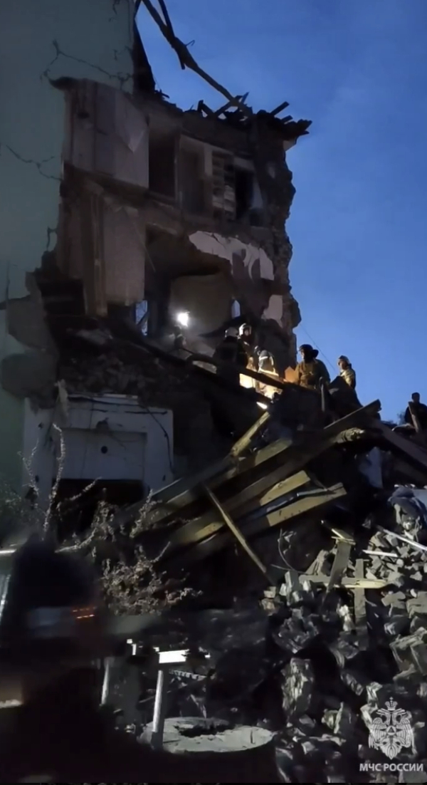 Подъезд жилого дома обрушился в Сызрани &ndash; пострадали 11 человек
