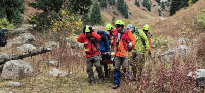 Помощь пострадавшему иностранному туристу оказали в горах Алматы