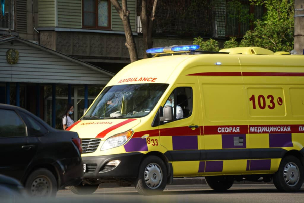 В Атырау пьяный мужчина начал драку прямо в &laquo;скорой&raquo; помощи