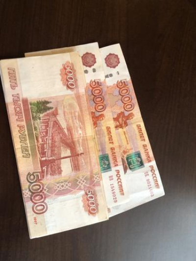 В России могут установить лимит на выдачу наличных в банкоматах 100 тысяч рублей