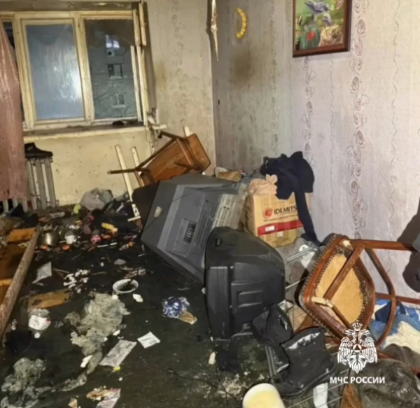 Из-за пожара в квартире на Ботанической в Казани эвакуировались 120 человек