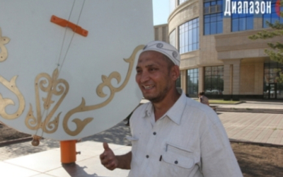 Памятник домбре появился в Актобе в 2016 году