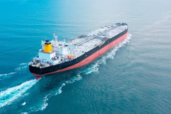 ВС США ударили по судну наркотеррористов в Тихом океане