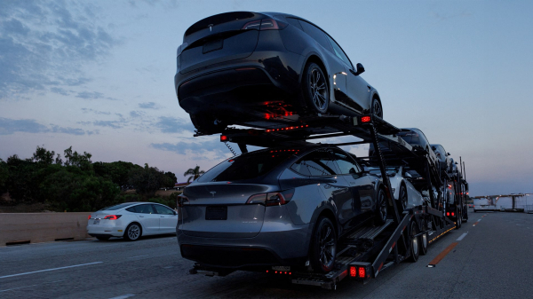 Акции Tesla обвалились из-за слабой отчетности и проволочек с беспилотниками