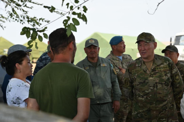 Министр обороны РК: &laquo;Главное &ndash; установить судьбу экипажа и поддержать родных&raquo;