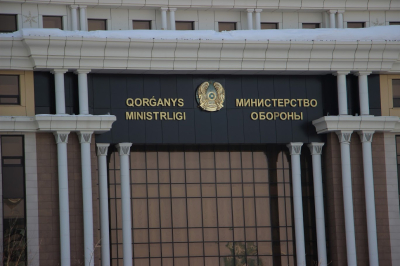 Поиски пропавшего вертолета продолжаются круглосуточно - Минобороны